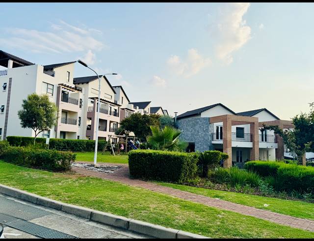 3 BEDROOM PENTHOUSE FOR SALE IN DAINFERN